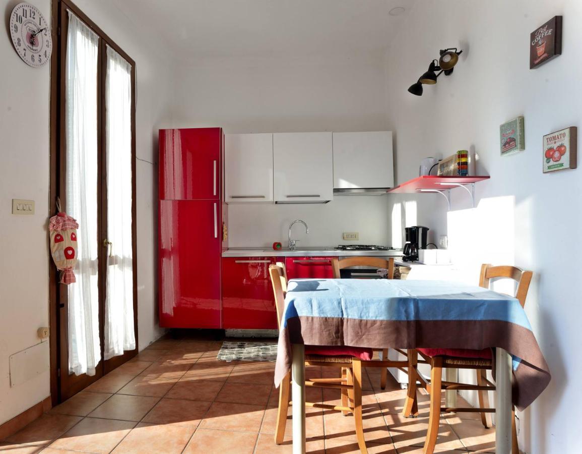 فيلا Casa Con Grande Terrazza, Ac, Wifi, Posto Auto E Vicino Al Mare إمبيريا المظهر الخارجي الصورة